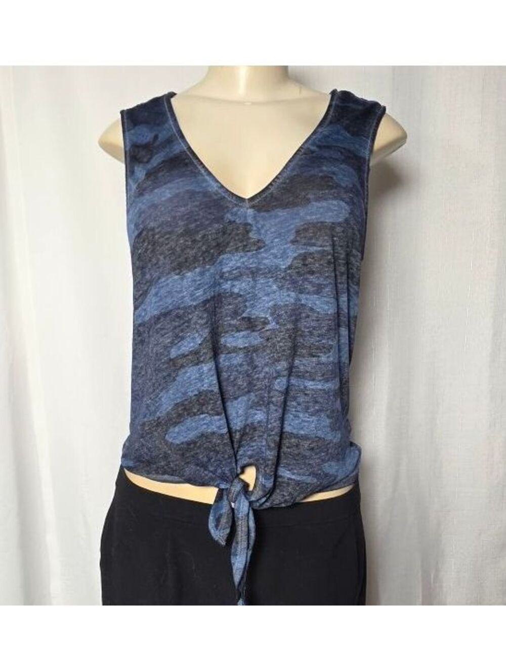 Lucky Brand Navy Blue Camo Tie Front Cropped Tank Top Sleeveless V Neck Small